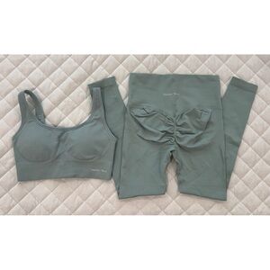 Peachy 🍑 Bunz Workout Set in Teal